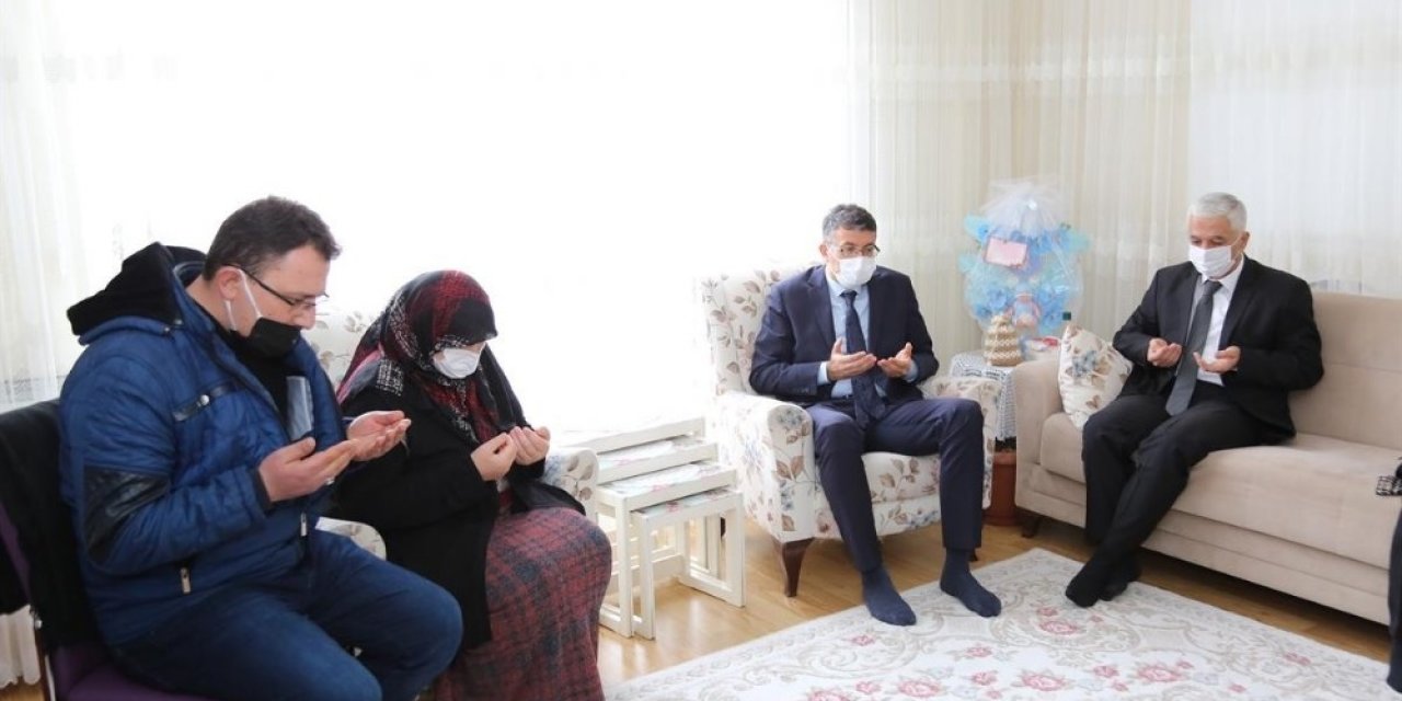 Vali Çelik’ten, Şehit Asker Osman Güler’in Ailesine Taziye Ziyareti