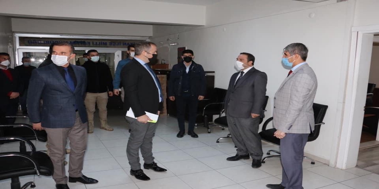 Hizan Kaymakamı Yelek’ten İlçe Milli Eğitim Müdürlüğü’ne Ziyaret