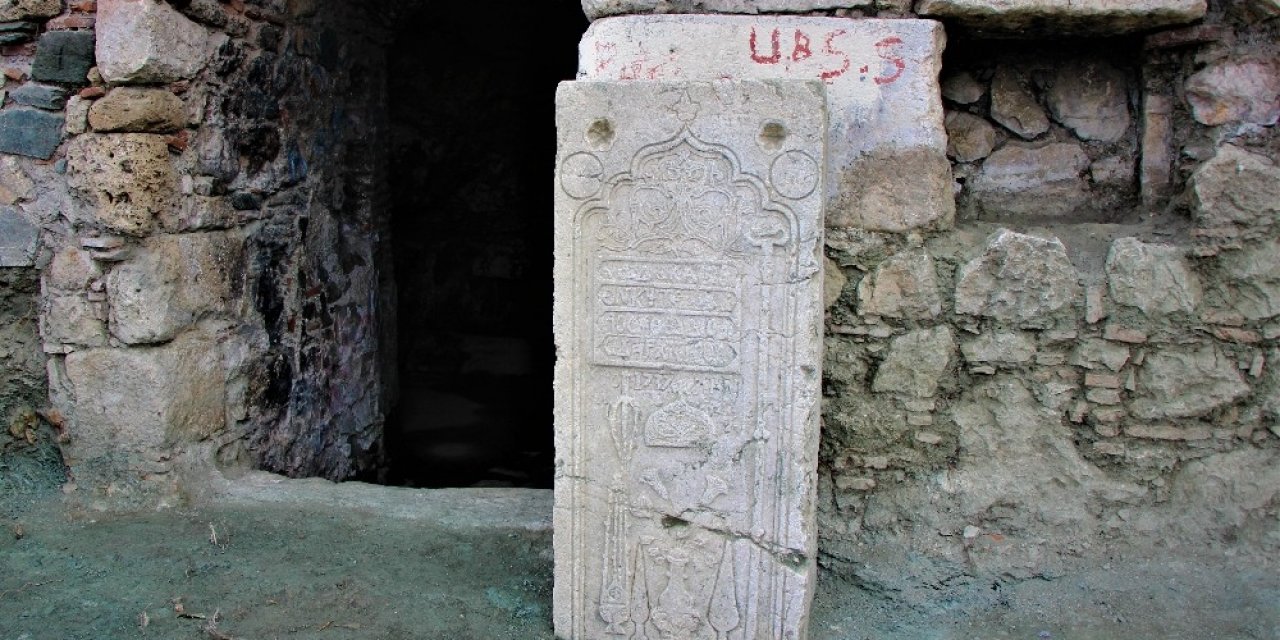 Amasya’daki Venk Ayazması Kazısında ’rahip Mezarı’ Bulundu
