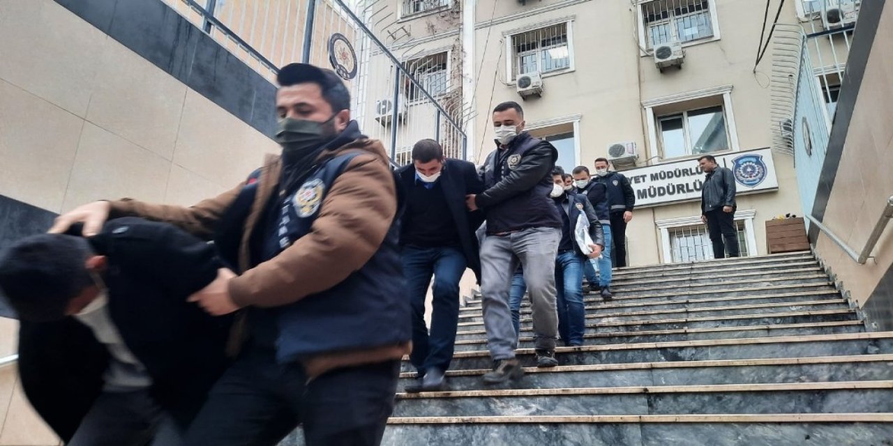 Konya Ve Denizli’de Dolandırılan Mağdurların 1 Milyon Tl’si Sahiplerine Teslim Edildi