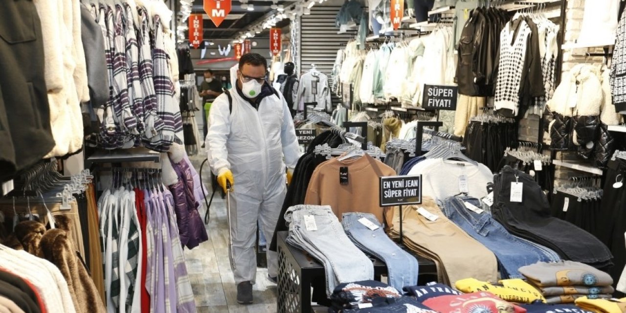 Merkezefendi Belediyesi İş Yerlerinde, Ana Caddelerde Dezenfekte Ve İlaçlama Çalışması Yaptı