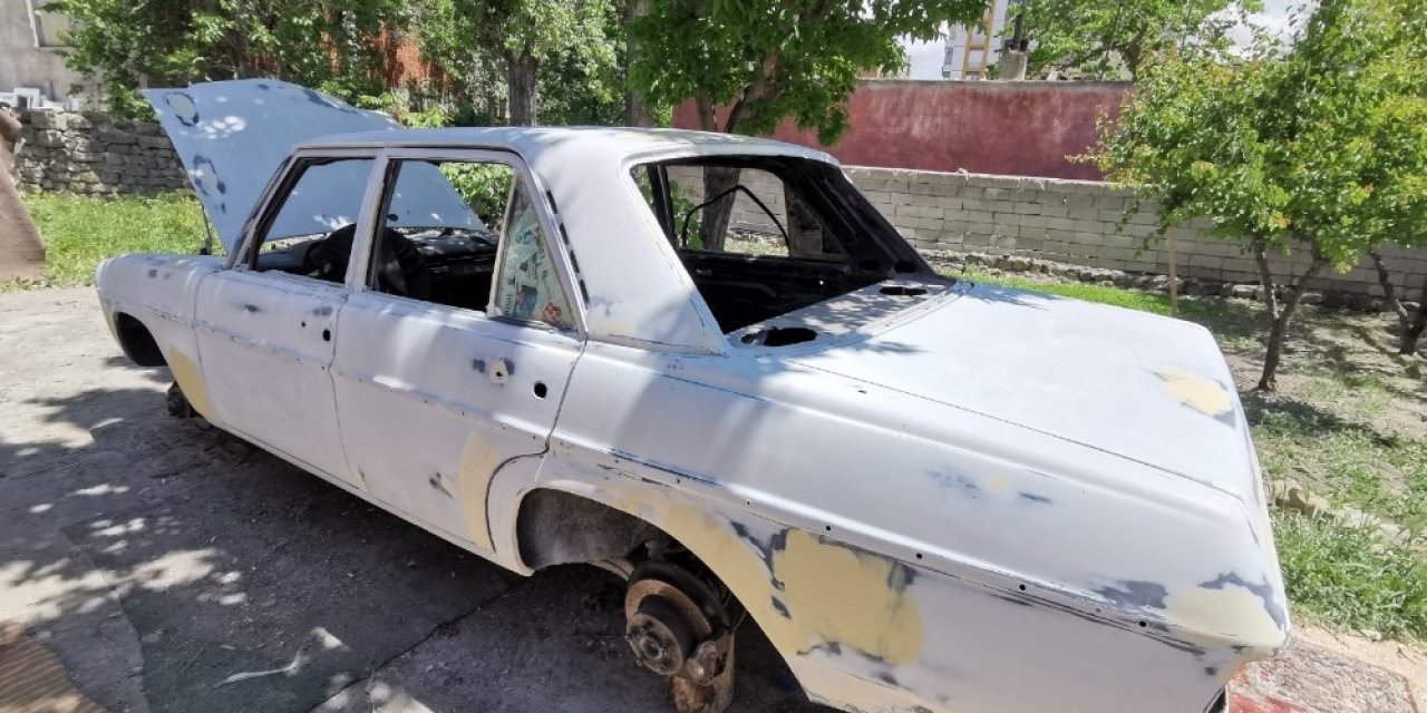 Klasik Otomobil Düşkünü Tamirci