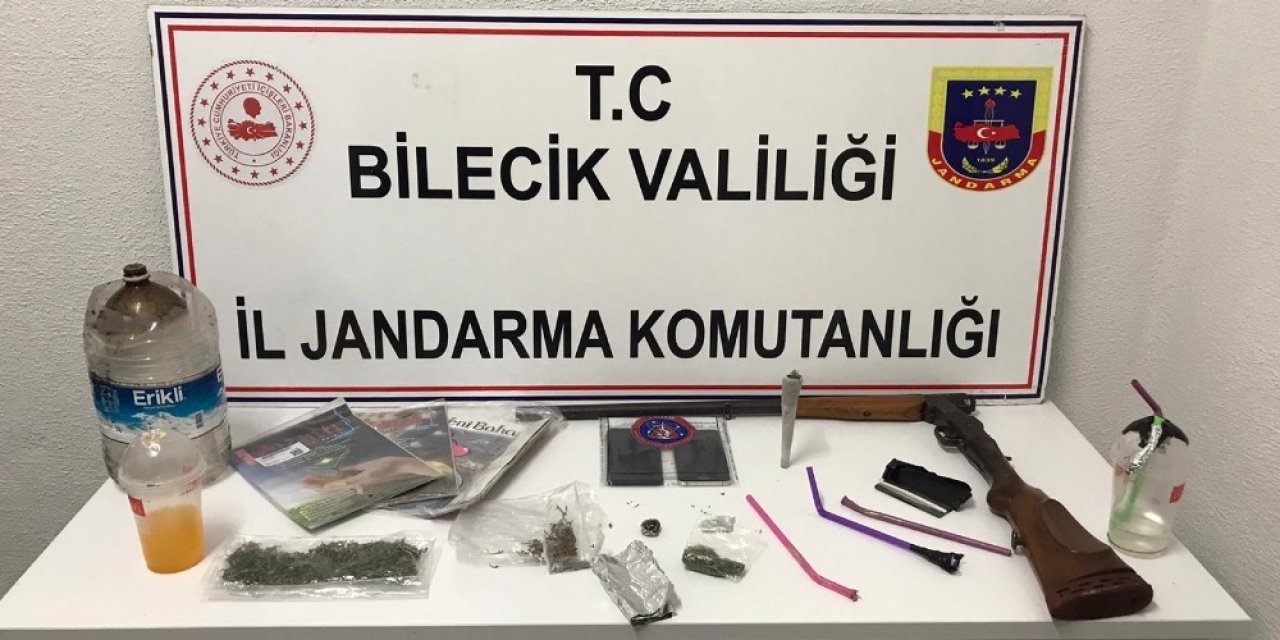 Uyuşturucu Operasyonunda Fetö’ye Ait Dergi De Ele Geçirildi