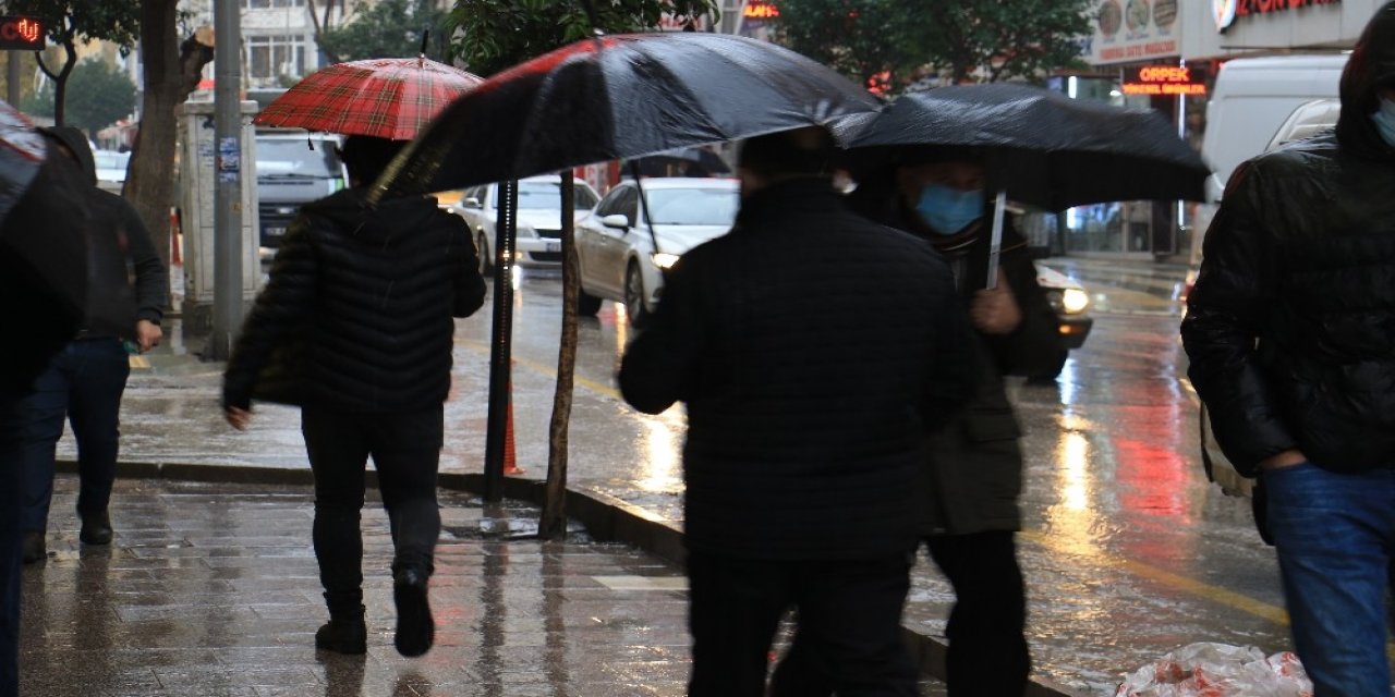 Elazığ’da Sağanak Yağış Etkili Oluyor