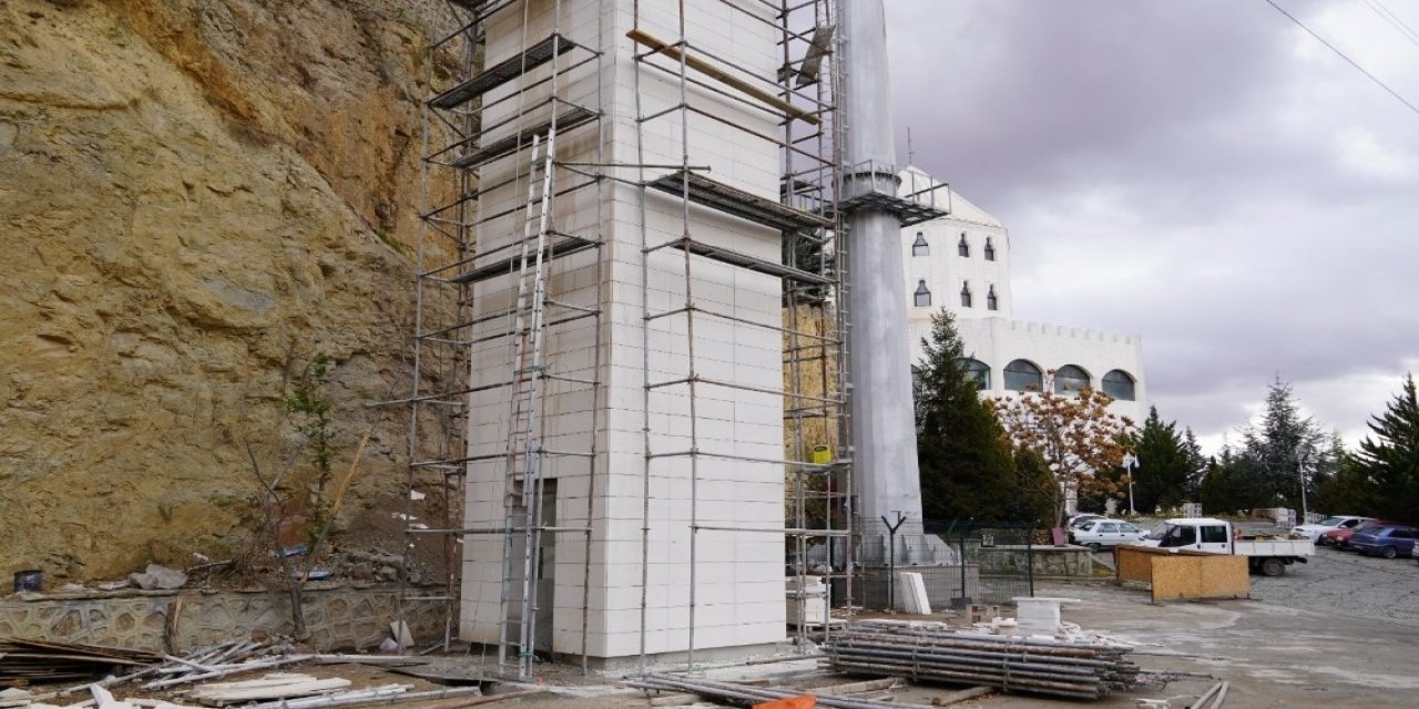 Keçiören’de Estergon Kalesi’ne 25 Metrelik Panoramik Asansör