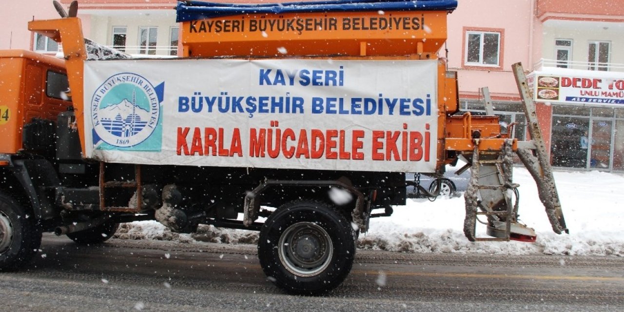 Büyükşehir’in 125 Araç Ve 273 Personeli Karla Mücadele İçin Hazır Kıta