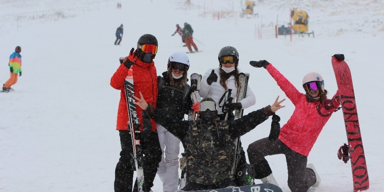 Erciyes’te Kayak Sezonu Açıldı