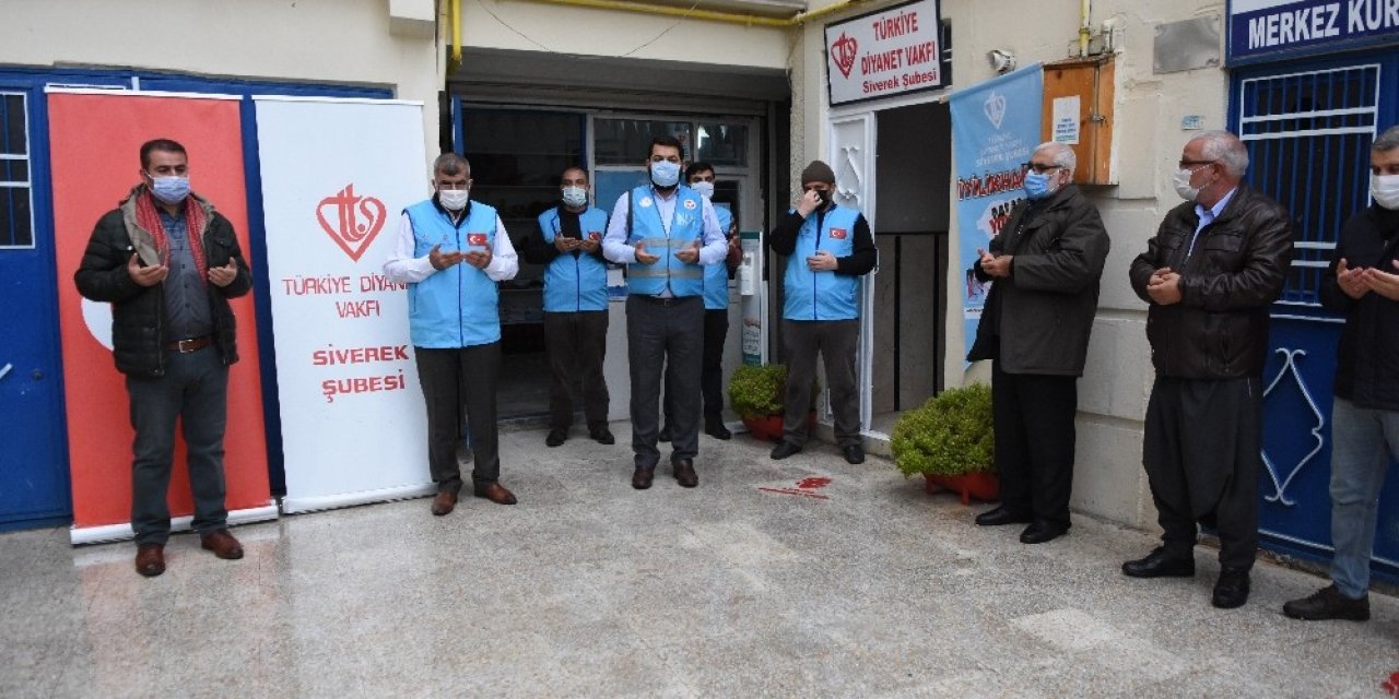 Siverek’te ’iyilikhanem’ Çarşısı Açıldı