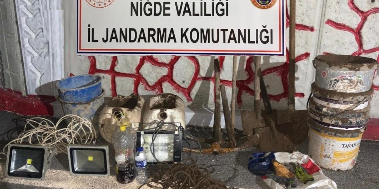 Niğde’de Bir Evde Define Arayan 3 Kişi Yakalandı