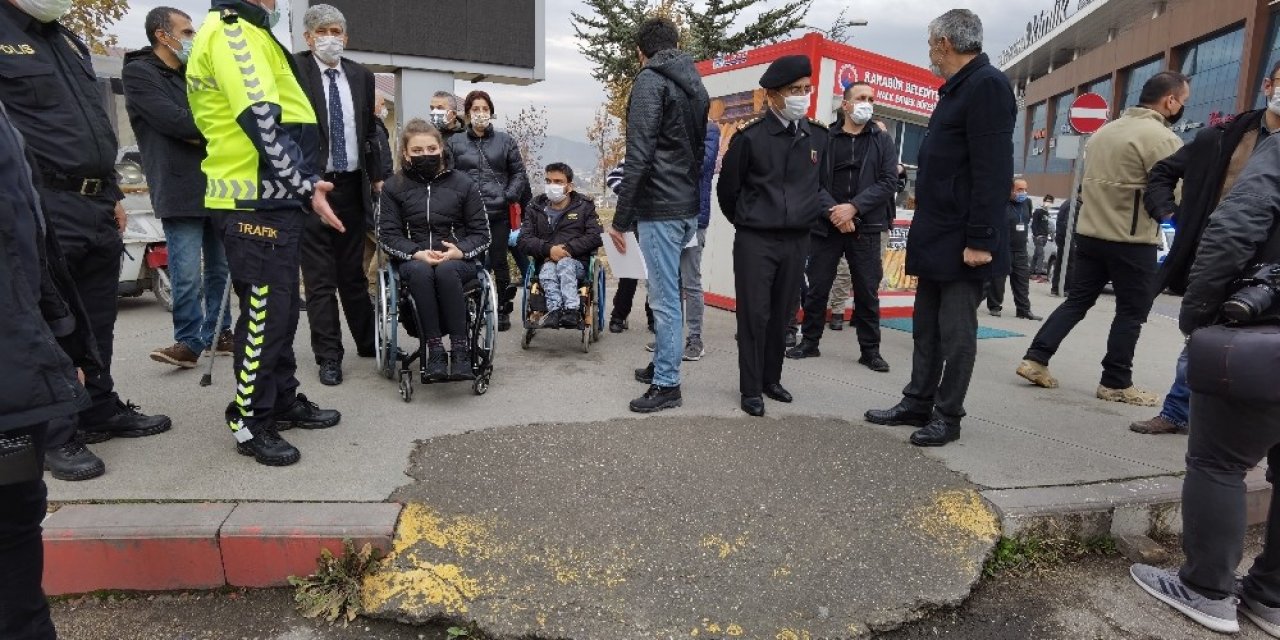 Karabük’te Engellilerin ’kaldırım’ Tepkisi