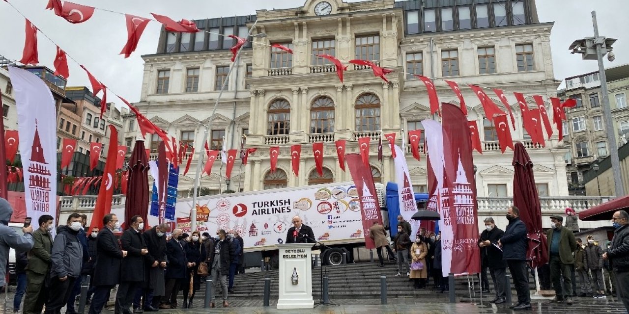 ‘hediye Karavanı’ Çocuklar İçin Beyoğlu’ndan Yola Çıktı