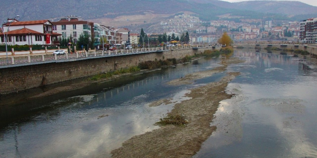 Yeşilırmak’ta Su Seviyesi Alarm Veriyor