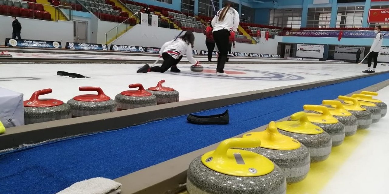 Curling 2. Lig Müsabakaları Erzurum’da Devam Ediyor