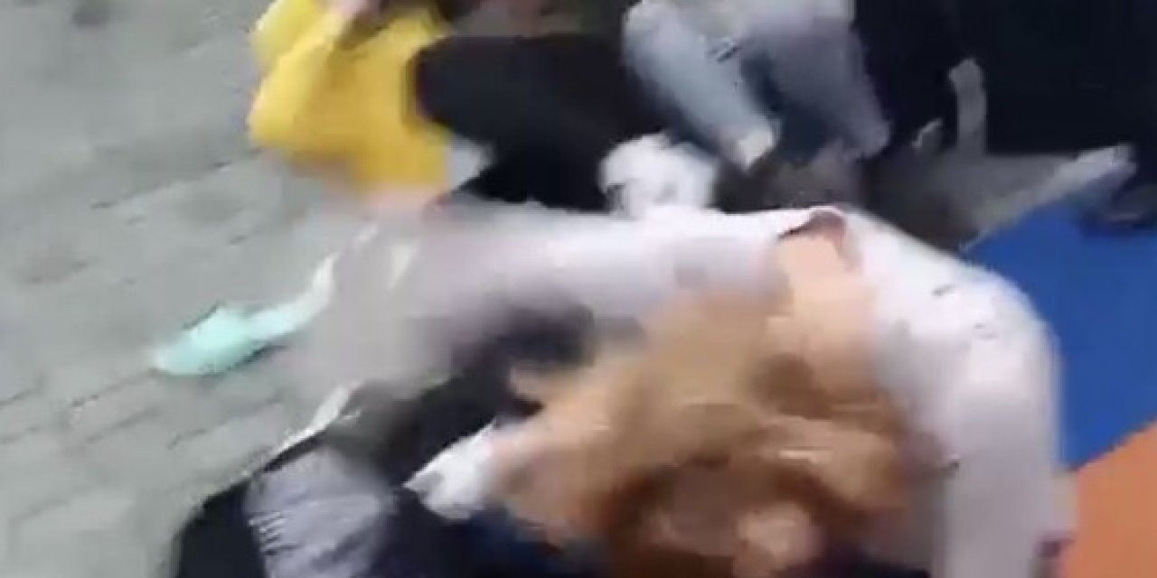 Ne Maske Ne Mesafe...kızlar Saç Saça Baş Başa Böyle Birbirine Girdi