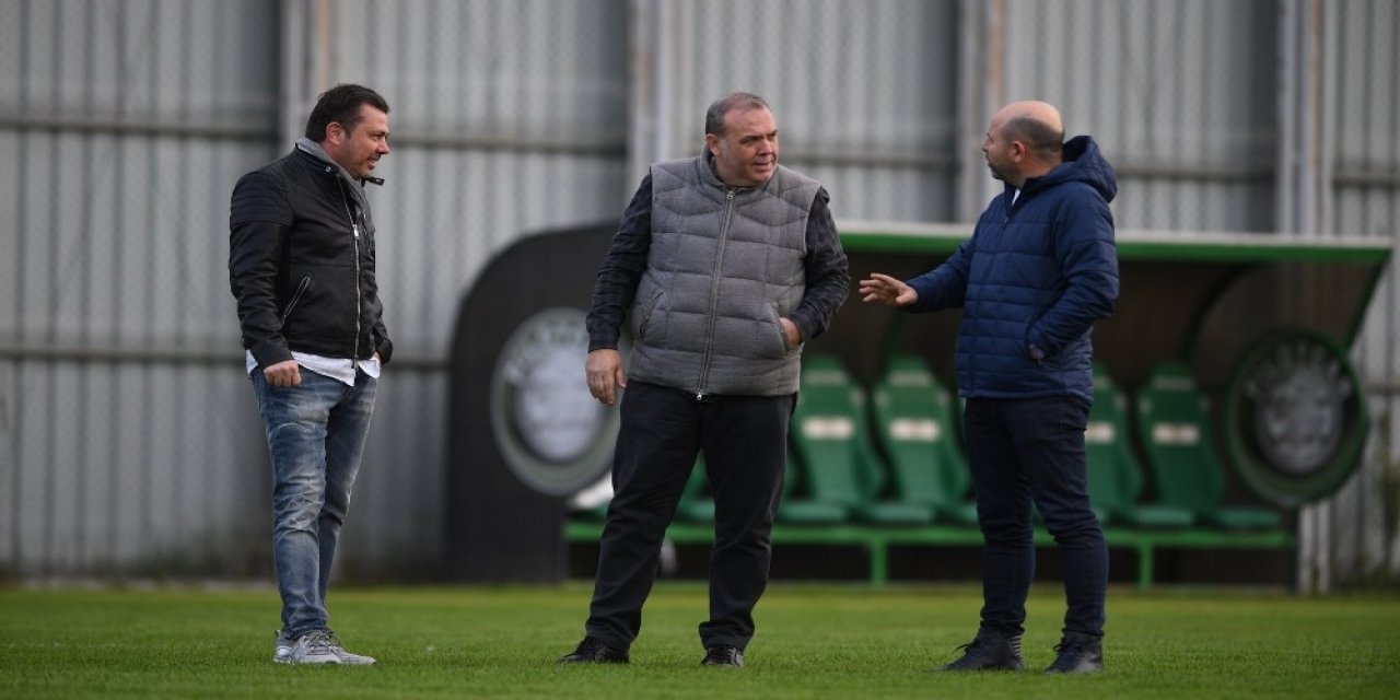 Bursaspor Başkanı Erkan Kamat, Futbolculara Prim Müjdesi Verdi