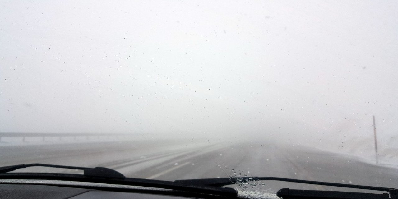 Doğu Anadolu’da Sisten Görüş Mesafesi 10 Metreye Düştü