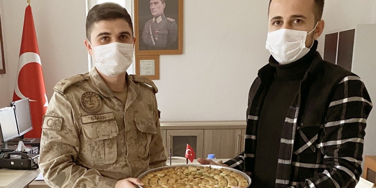 Salgın Sürecinde Kesintisiz Görev Yapan Kurumlara Baklava İkramı