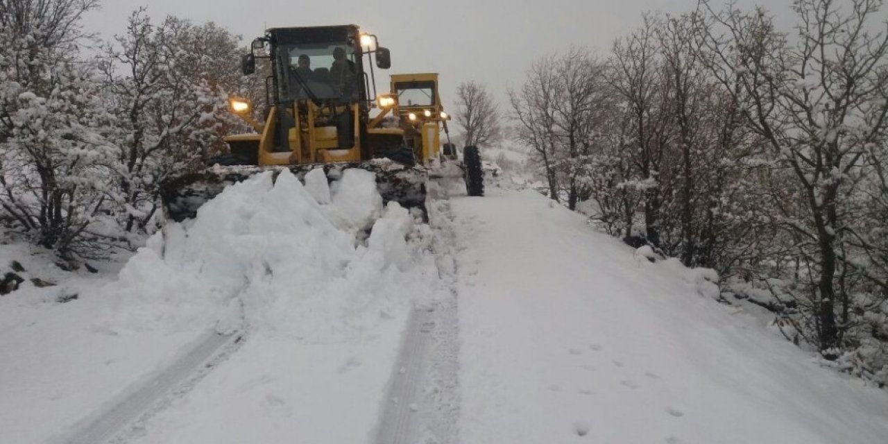 Karla Mücadele İçin İş Makineleri Hazır Bekliyor