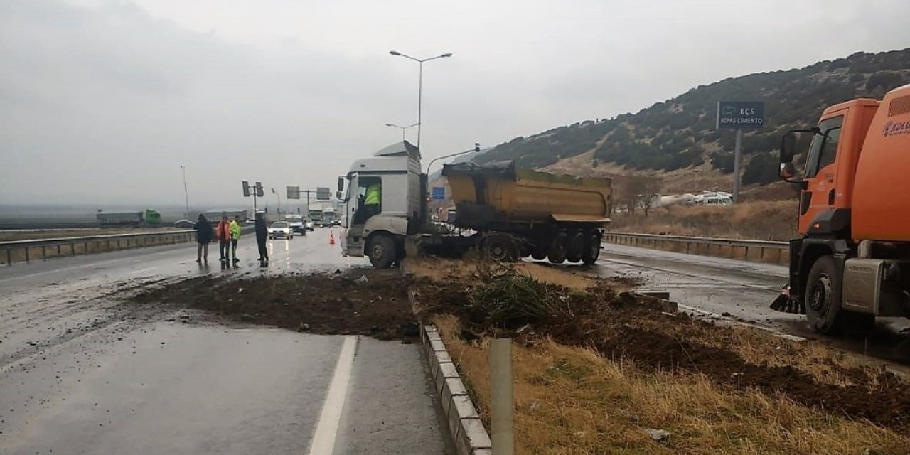 Refüje Çıkan Kamyonun Sürücüsü Yaralandı