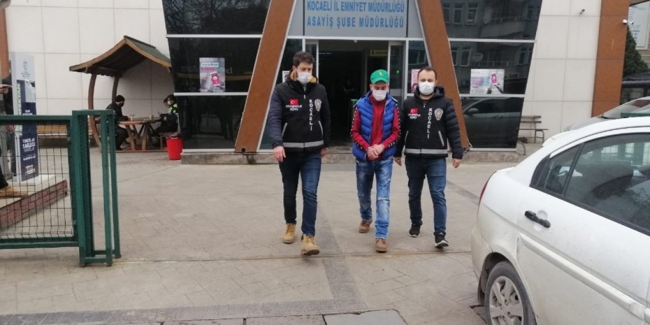 Park Halindeki Otomobili Çalan Suç Makinesi Hırsız Yakalandı