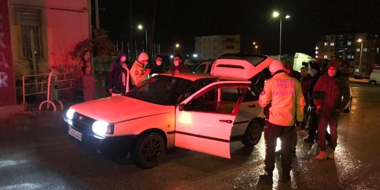 Araba Egzozundan Çıkan Ses Silaha Benzetilince Polis Alarma Geçti
