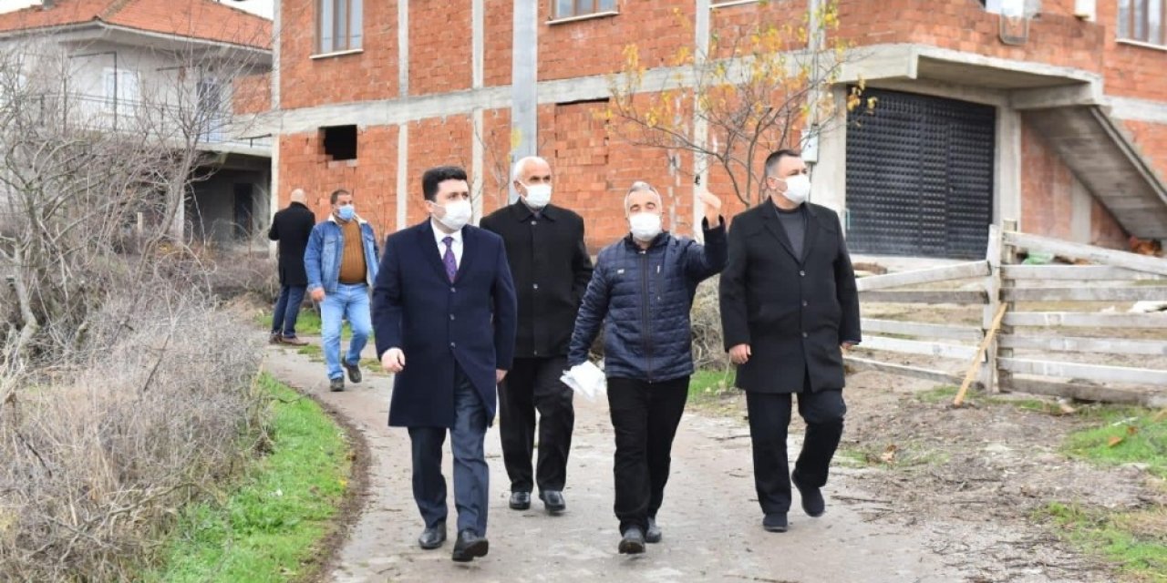 Başkan Avcı, Kırsalda Yaşayan Vatandaşlarla İstişare Yapıyor