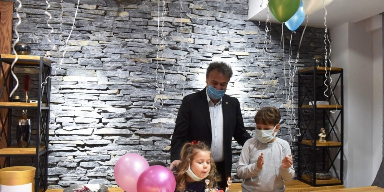 91 Saat Sonra Enkazdan Kurtarılan Ayda Bebeğe 4. Yaş Günü Sürprizi