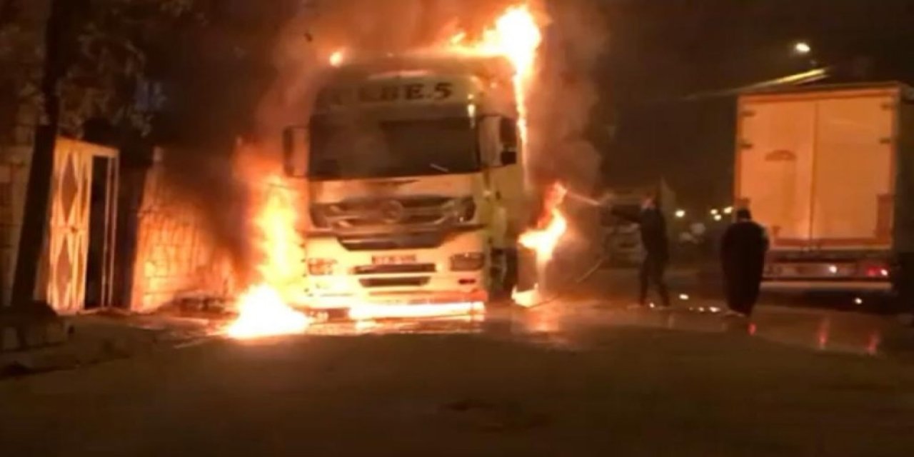 Mardin’de Park Halindeki Tırda Çıkan Yangın Korkuttu