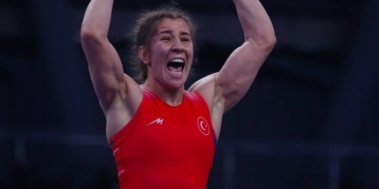 Yasemin Adar’dan Gümüş Madalya