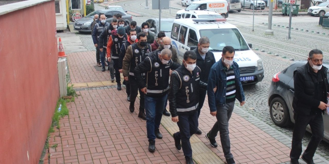 Kocaeli Fetö Operasyonunda Gözaltına Alınan 11 Kişi Adliyeye Çıkarıldı