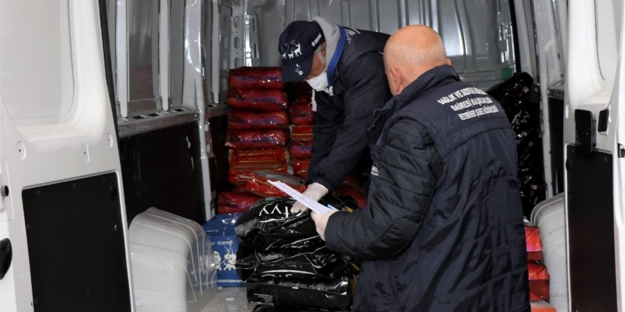 Kocaeli’de Sokak Hayvanları İçin 125 Ton Mama Alındı