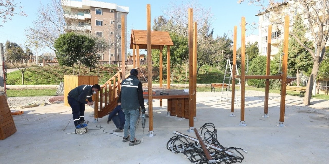 Gaziemir’in Parklarındaki Oyun Grupları Yenileniyor
