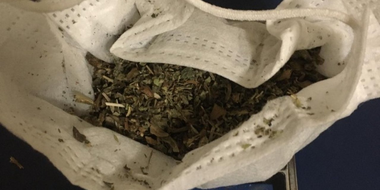 Maskeyi Korona Virüsten Korunmak İçin Değil Uyuşturucu Saklamak İçin Kullandı