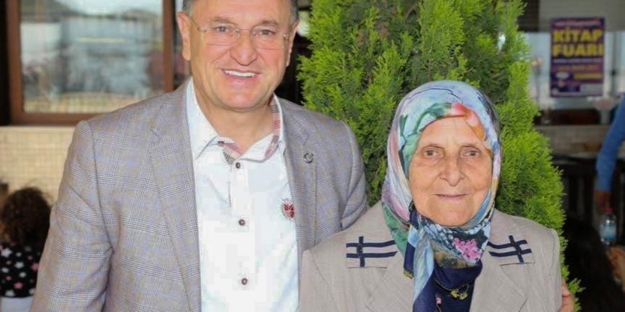 Lütfü Savaş’ın Annesi Hayatını Kaybetti