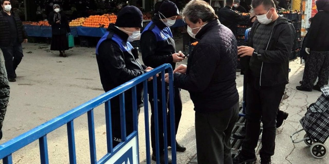 Isparta’da Pazar Yerlerinde Hes Kodu Ve Maske Denetimi Yapılıyor