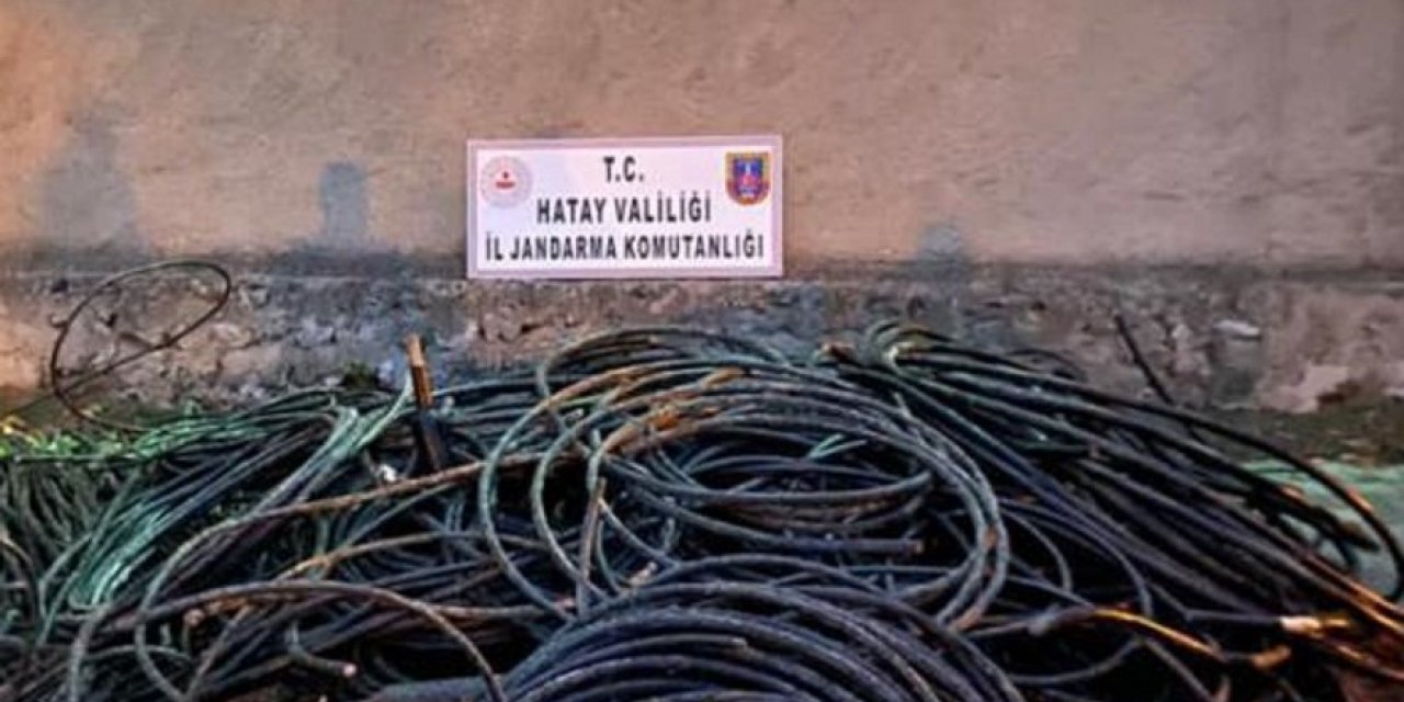 Kamyonetin Kasasında 1100 Kilo Bakır Kablo Ele Geçirildi