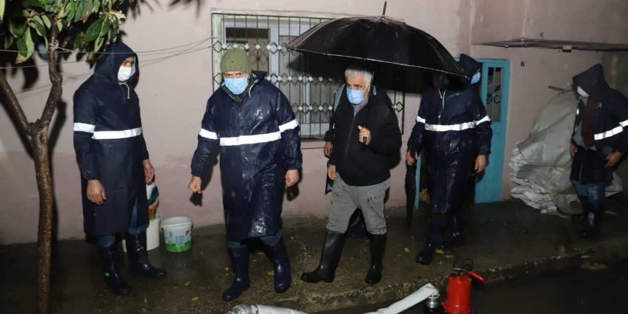 Akdeniz Belediyesinden Su Baskınlarından Etkilenenlere Destek
