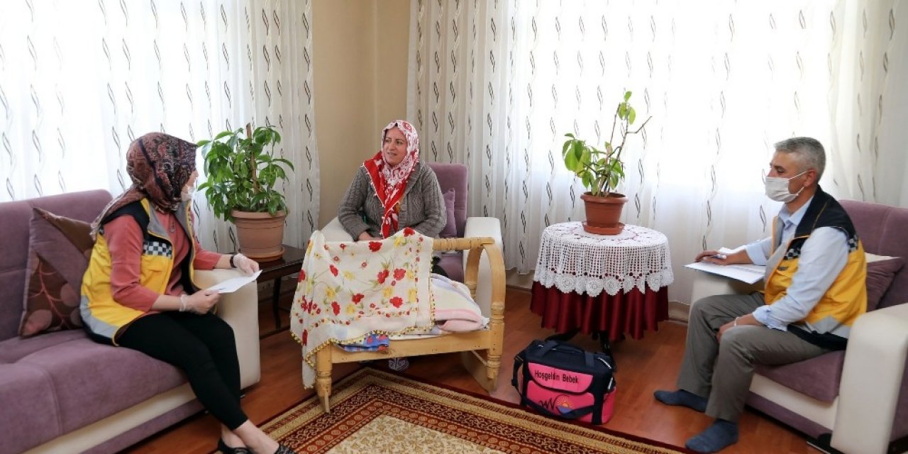 Van’da 2020’de 3 Bin 200 Anneye Yeni Doğan Seti Hediye Edildi