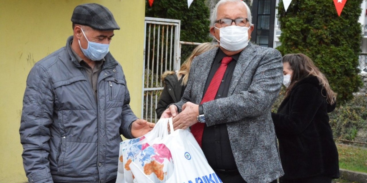 Kdz. Ereğli Belediyesi’nden Bin Çocuğa Giysi Yardımı