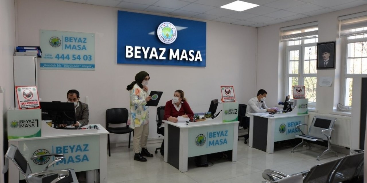 Kısıtlama Günlerinde Hendek Belediyesi Vatandaşların Yanında