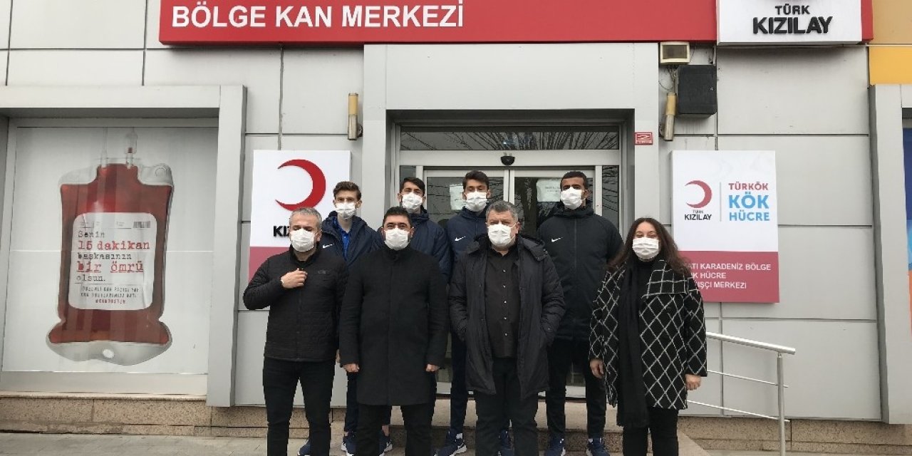 Korona Virüsü Atlatan Düzcesporlu Futbolcular, İmmün Plazma Bağışladı