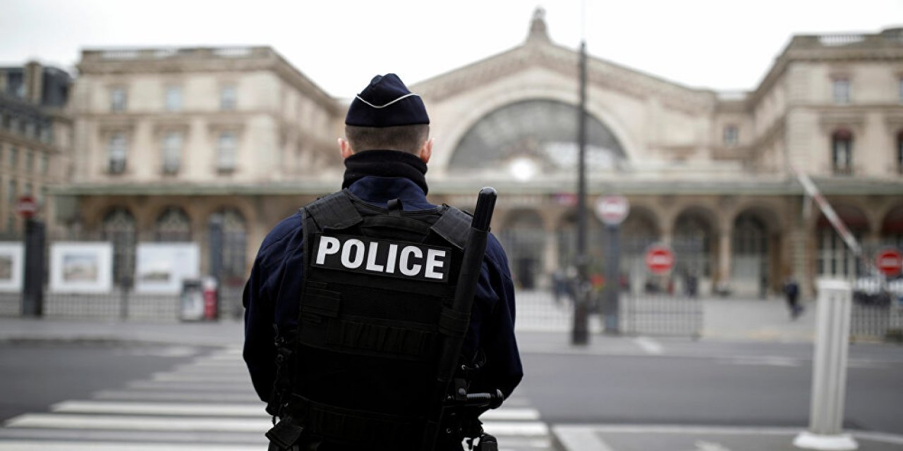 Paris’te Eşini Rehine Alan Adam Eşini Öldürüp İntihar Etti
