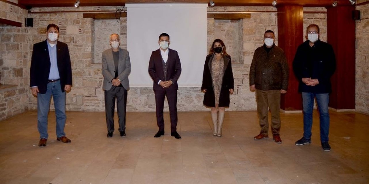 Başkan Günel, Turizmciler Ve Esnaf Temsilcileriyle Bir Araya Geldi