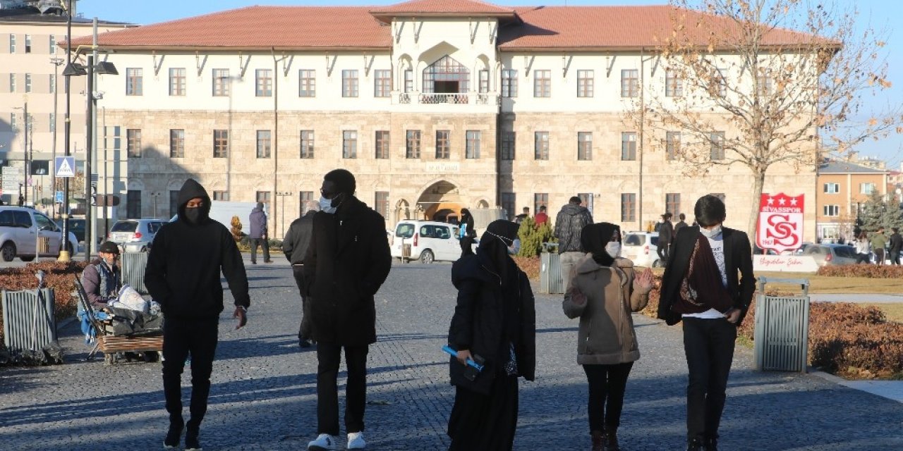 Dünyanın Dört Bir Yanından Gelip Sivaslı Oldular