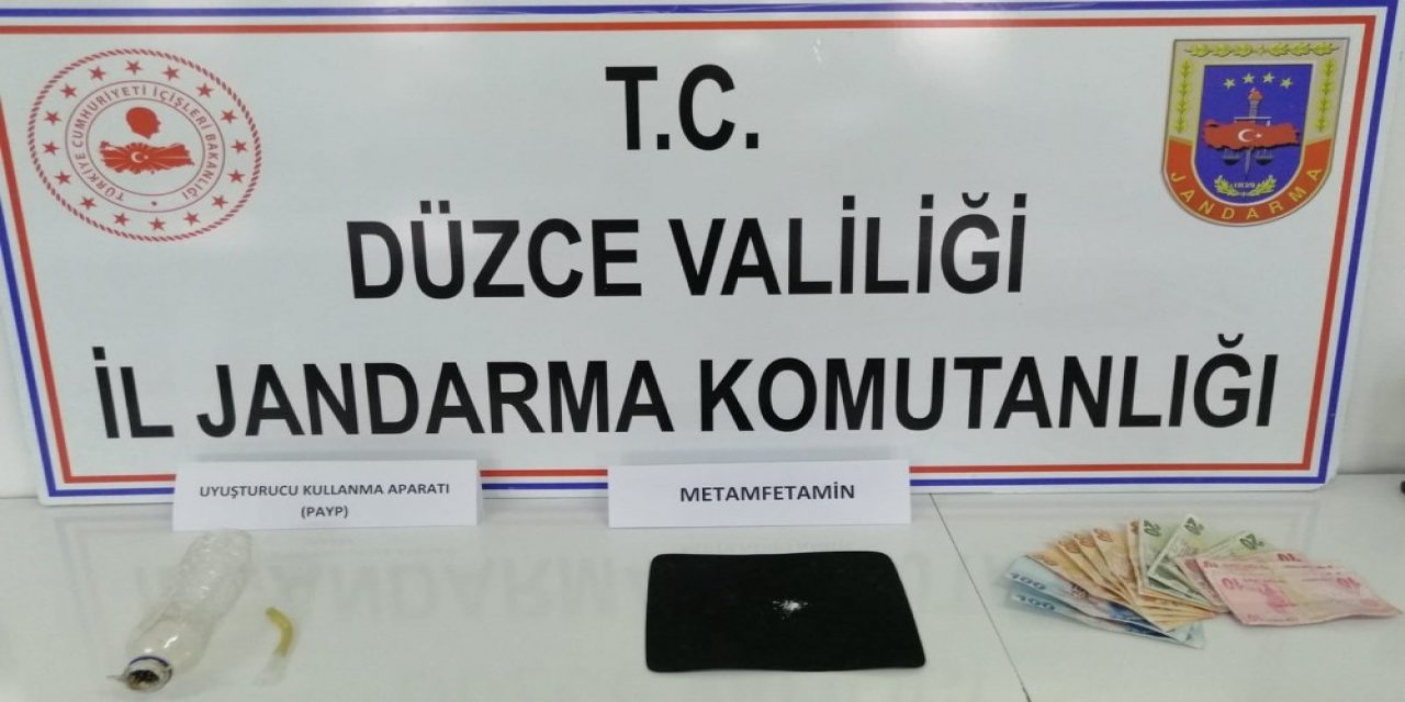 Düzce’de Uyuşturucu Operasyonunda 3 Kişi Tutuklandı