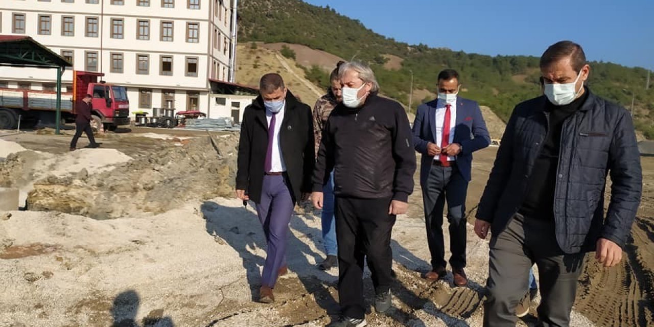Başkan Şahin, Hal Kompleksi Çevre Düzenleme Ve Yapımı Devam Eden Yatırımları İnceledi