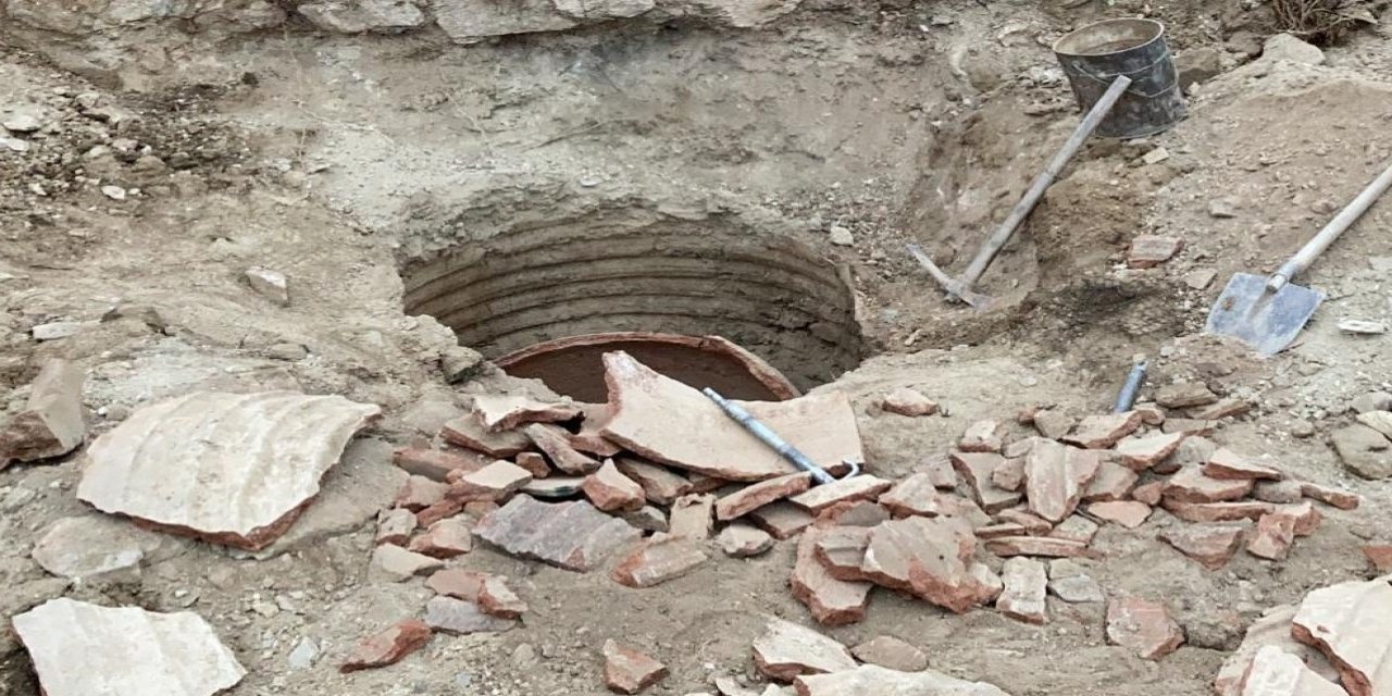 Kaçak Kazıda 1800 Yıllık Erzak Küpü Paramparça Oldu