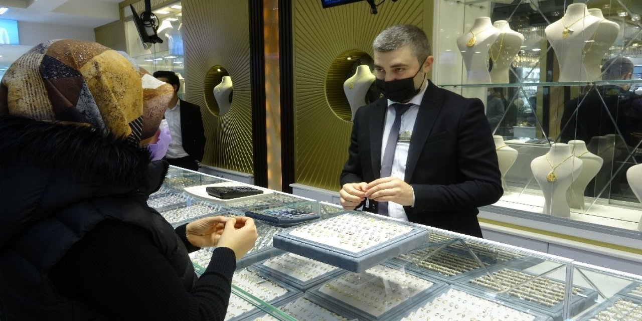 Türkiye’nin En Büyük Kuyumcusu Açıldı
