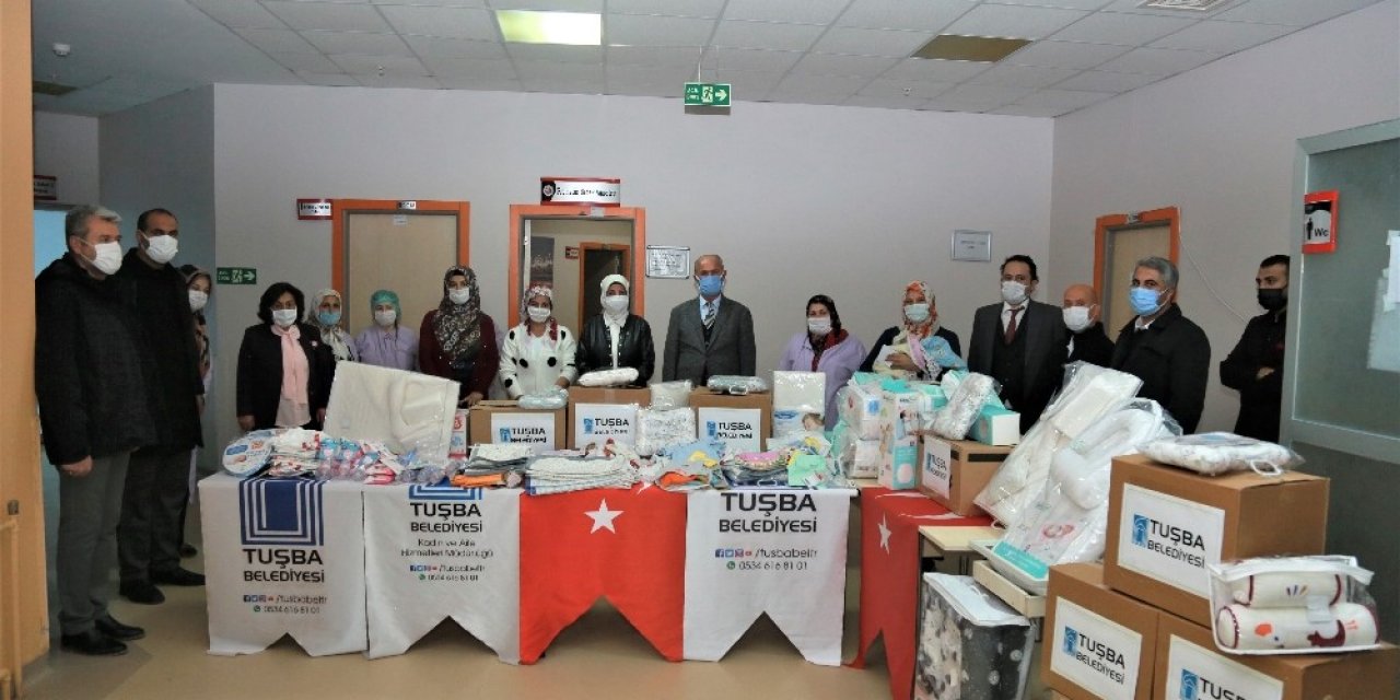 Başkan Akman’dan Tedavi Gören Bebeklere Malzeme Desteği