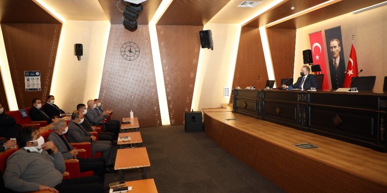 Başkan Yalçın, Merkez Mahalle Muhtarlarıyla Buluştu